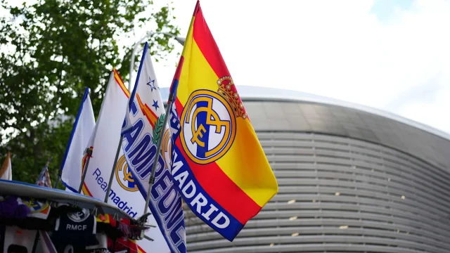 Real Madrid star forced off with injury vs Barcelona