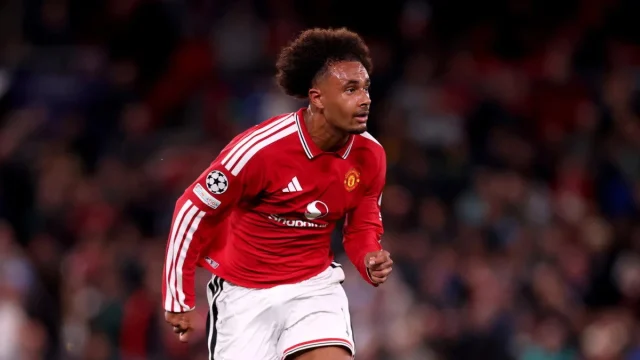 Michael Carrick will bring in the big guns with this superb starting XI vs Chelsea