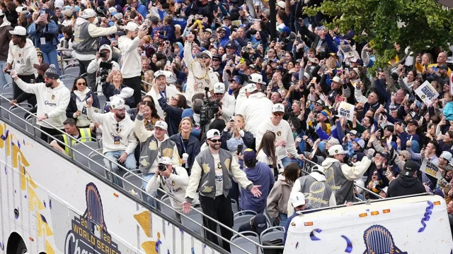 Brewers’ 750,000 fan World Series parade attendance makes Milwaukee history