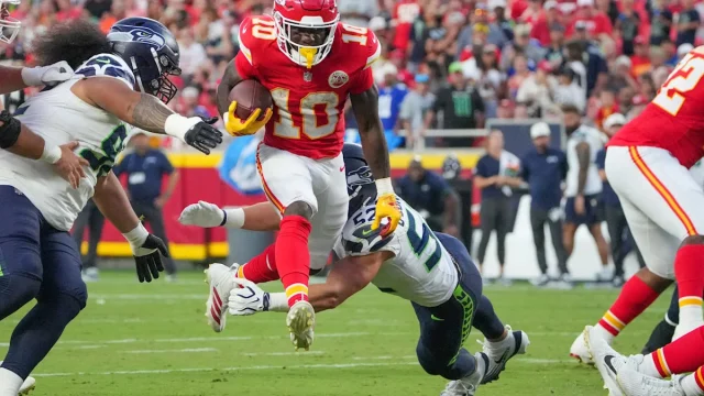 What channel is Chiefs-Seahawks Sunday Night Football game tonight? Time, stream