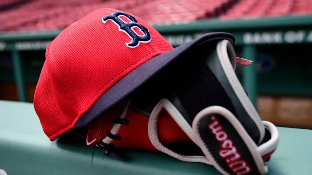 Red Sox trade 25-Year-Old infielder to Tigers