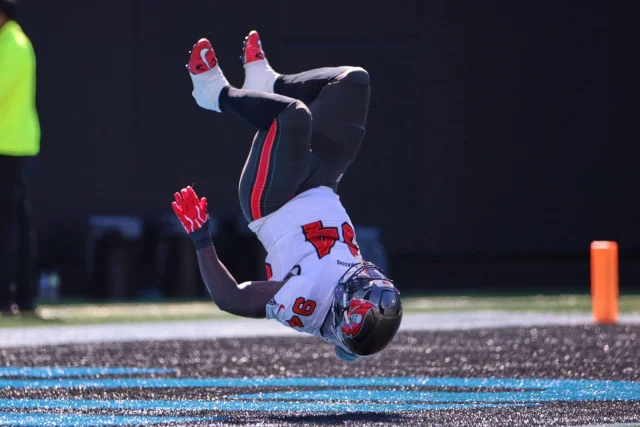 NFL Week 7 live scores and updates: CMC injured, latest news from Sunday’s games