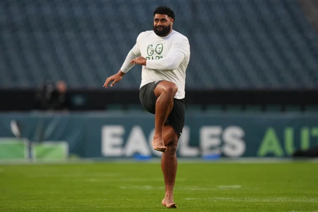 Cowboys vs. Eagles live updates: NFL ‘Monday Night Football’ score, predictions, odds and latest