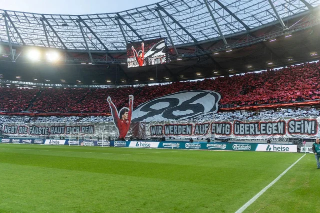Whole city on his back: Bundesliga fanatic desperately needs a win