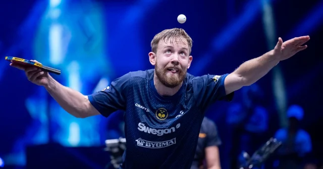 Elias Ranefur jublar efter en poäng i EM-kvalet i Slovenien