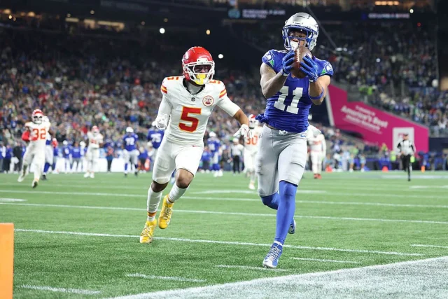 Chiefs vs. Seahawks score, live updates: Jaxon Smith-Njigba, Seattle in control in fourth quarter