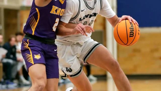 De Pere basketball alum Demovsky hopes to coach after collegiate career is done