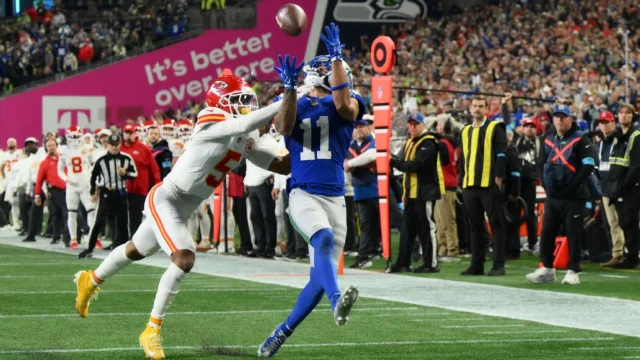 Yes, Jaxon Smith-Njigba caught this. And don't be surprised if he catches more than any other receiver.