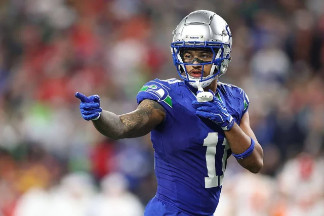 Chiefs vs. Seahawks score, live updates: Jaxon Smith-Njigba, Seattle dominating late in fourth quarter