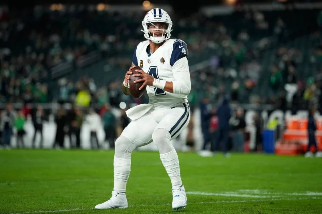 Cowboys vs. Eagles live updates: NFL ‘Monday Night Football’ score, predictions, odds and latest