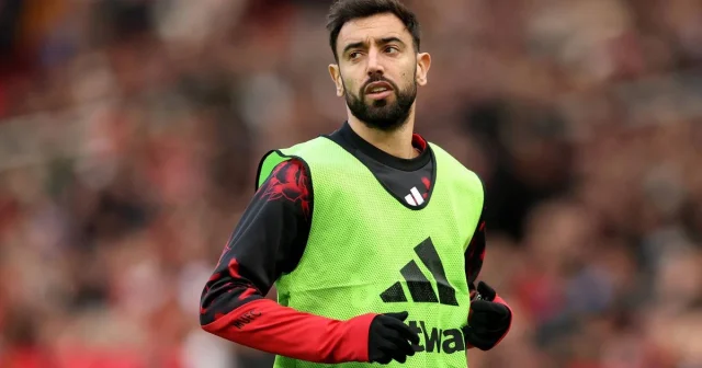 Michael Carrick and Bruno Fernandes 'clear the air' as Man Utd captain set for Chelsea recall