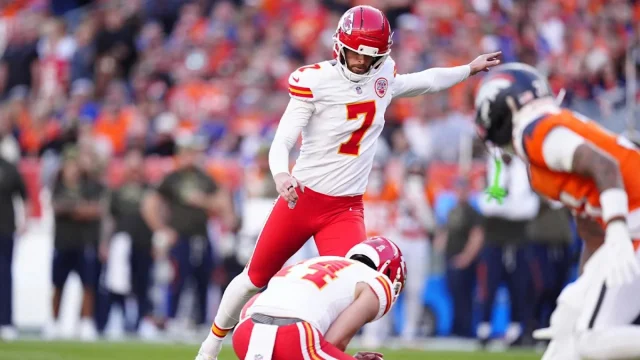 Chiefs coach talks up Harrison Butker’s windy practice prowess with Justin Tucker hovering over him