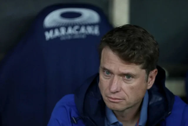 😯 List of Brasileirão clubs with just one manager shrinks further