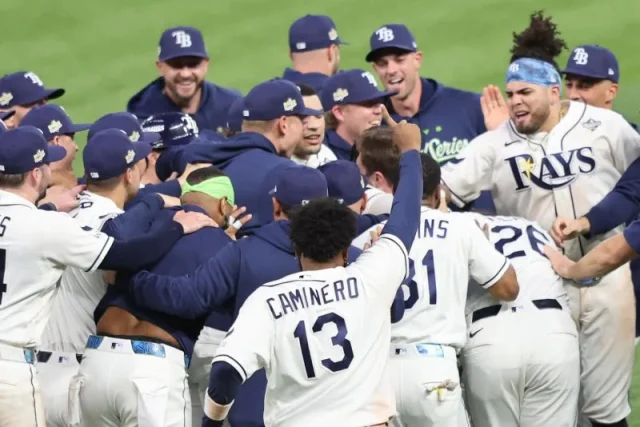 Rays avoid World Series sweep, edge Brewers in extra-innings Game 4