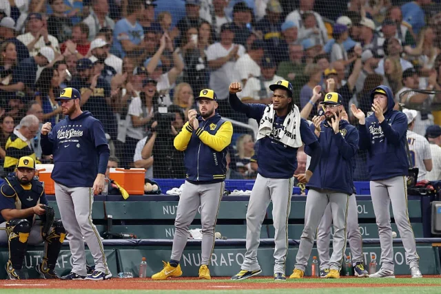 Brewers vs. Rays score, live updates: Milwaukee dominating Tampa Bay in World Series Game 3