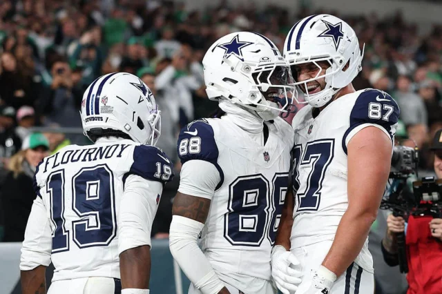 Cowboys vs. Eagles score, live updates: Latest as Aubrey FG has Dallas up 31-21 in fourth quarter