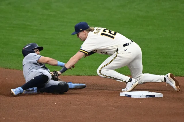 Cooper Pratt earns Pat Murphy’s praise after clutch World Series hit for the Brewers