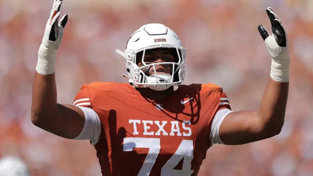 Texas OT Trevor Goosby will miss remainder of season with knee injury sustained in win over Ole Miss