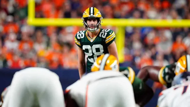 Watch Packers QB Jordan Love’s immediate reaction to Trey Smack’s missed PAT vs. Panthers