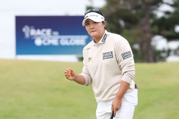 Haeran Ryu takes 2-stroke, 2nd-round lead at LPGA's South Korea event