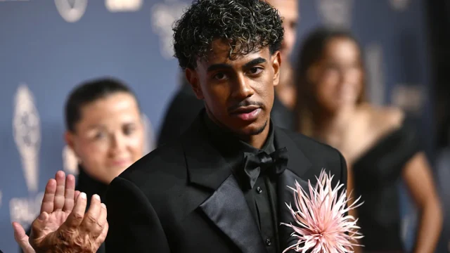 🍔 TikToks & comfort eating?! Yamal's reaction to his Ballon d'Or defeat