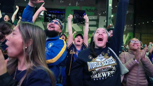 Milwaukee-area businesses giving free food, drink for World Series
