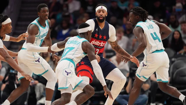Bill Simmons Says Hornets 'Look Like a Playoff Team,' But He's Missing Something
