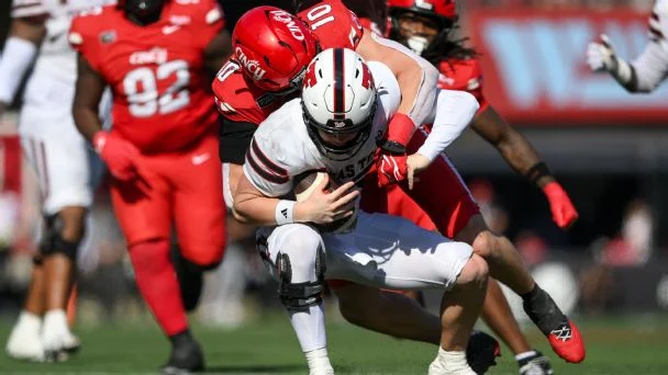 Will Hammond is sacked during Texas Tech's loss to Cincinnati.