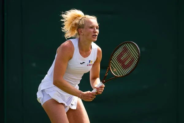 Katerina Siniakova breezes past Ashlyn Krueger to win Japan Open