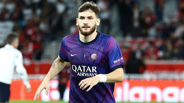 PSG's Khvicha Kvaratskhelia undergoes successful knee surgery