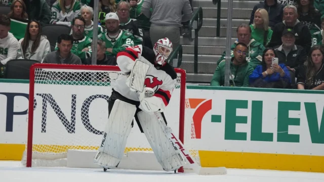 'Exceptional': Hellebuyck stops 17 shots in winning Devils debut