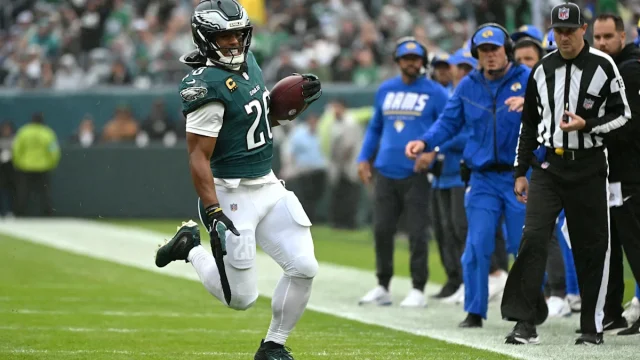 WATCH: Saquon Barkley scores TD on Eagles’ opening drive on MNF