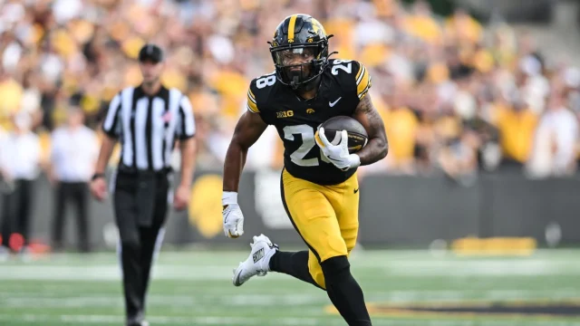 Hawkeyes RB Moulton out for season with upper-body injury