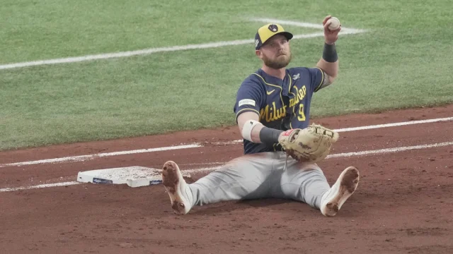 'You're going to be a rich f***er;' Bauers, Murphy have amazing moment