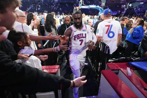 76ers' Brown claims no beef, but says Tatum should 'stay ready at all times'