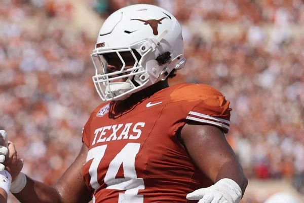 Sources: Texas LT Trevor Goosby has successful knee surgery