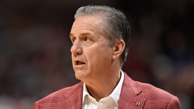 Halftime Takeaways As No. 15 Gonzaga Leads No. 12 Arkansas 36-35
