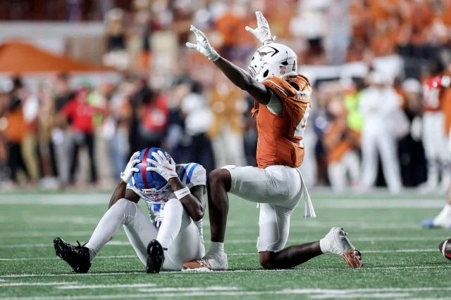 College Football Playoff odds: Georgia is national title favorite, Texas projected to make 12-team field