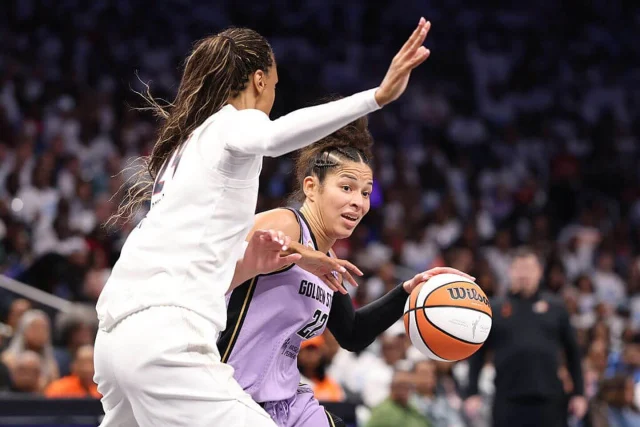 Valkyries vs. Dream live updates: Valkyries clinging to second-half lead over Dream in WNBA Finals Game 4