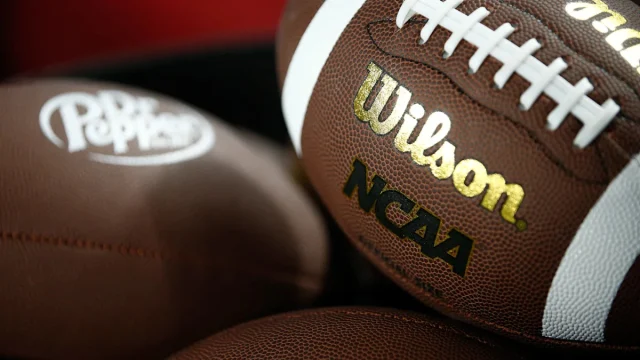 College football transfer portal hasn’t opened. The bidding already has