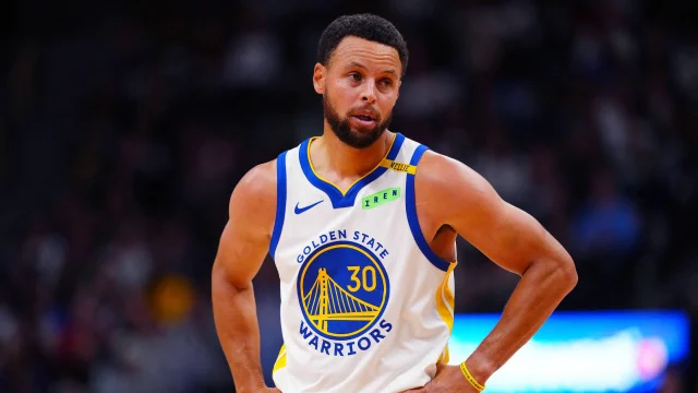 Steph Curry Matches LeBron James Record in Warriors' Win Over T-Wolves
