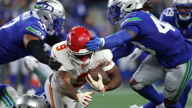 How the Seahawks Shut the Lights Off on Kenneth Walker III