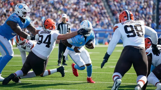 NFL officials did Titans no favors in Sunday's loss to Browns