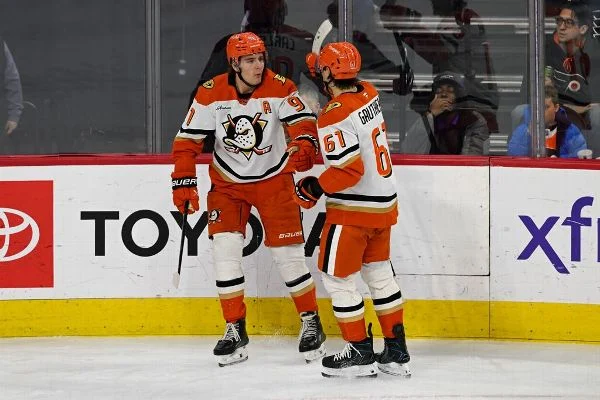 Leo Carlsson, offered by Flyers, burns Philly in Ducks' win