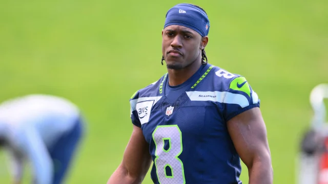 Seahawks Get Good Injury News on Jadarian Price, Bad News on Byron Murphy, More