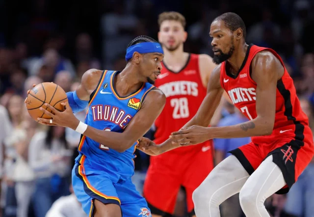 NBA season live updates: Latest news as Saturday's games tip off