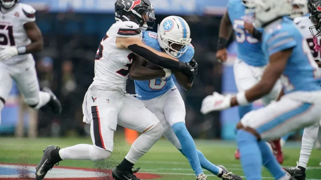 Titans elevate two from practice squad for Week 7 vs Browns