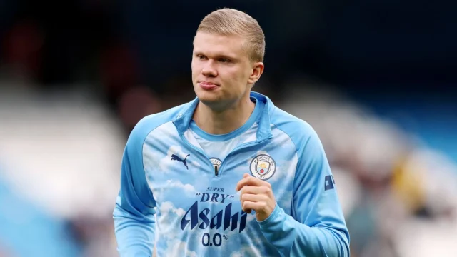 Premier League live updates: Aston Villa host league leaders Man City