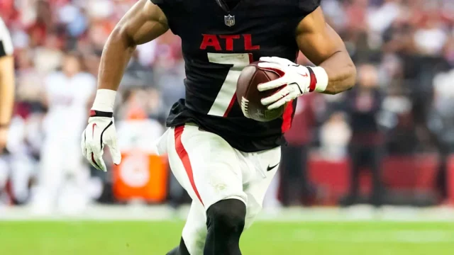 NFL Reacts to Bijan Robinson, Christian McCaffrey’s Postgame Moment