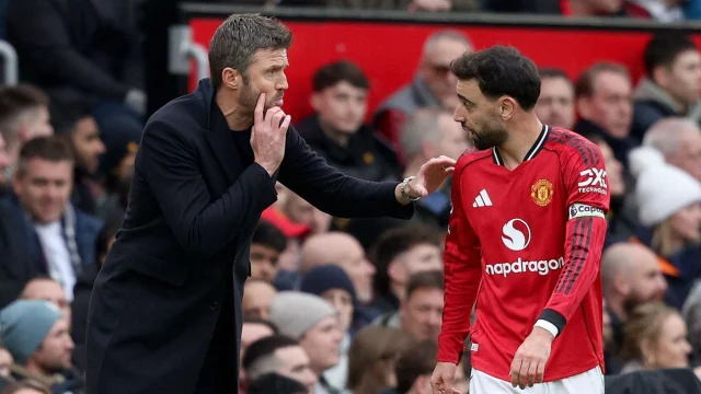 Premier League live updates: Fernandes dropped as Man United face Bournemouth
